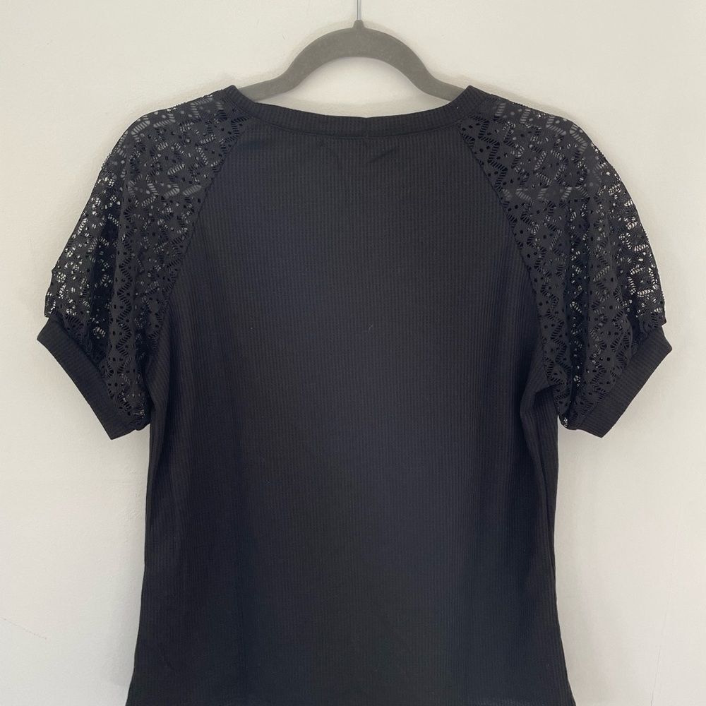 Black Lace Sleeve Women's Top NWT size m - Picture 9 of 9